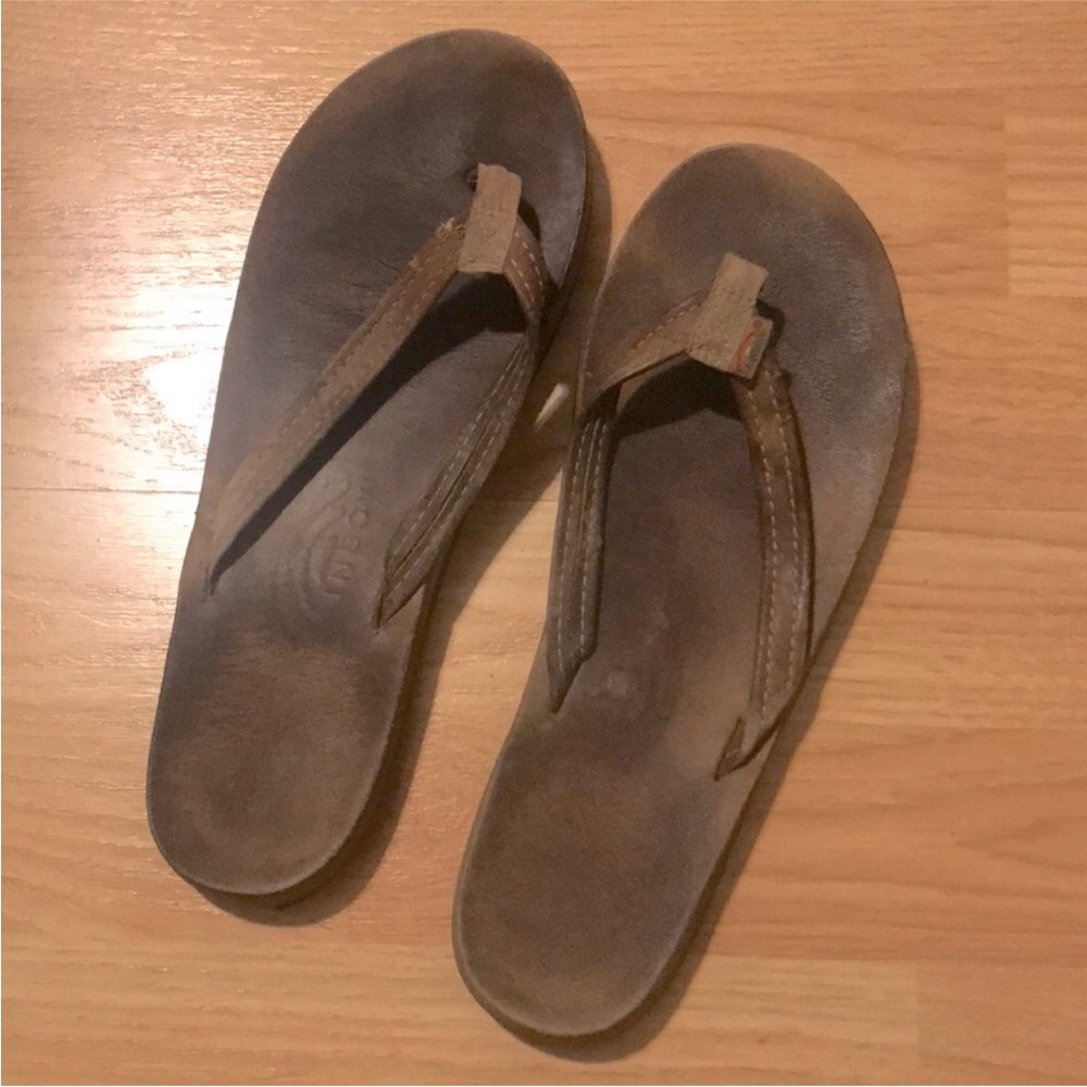 Rainbow sandals size 7-8